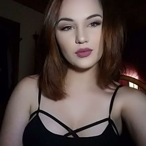 Meet your Posher, Becca